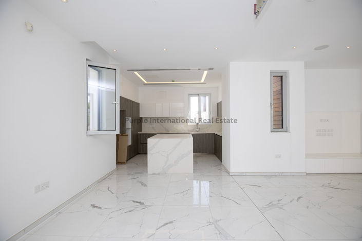 Image No.5-5 Bed Villa for sale