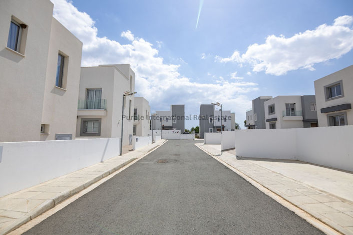 Image No.1-3 Bed Villa for sale