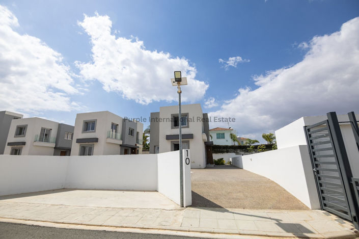 Image No.23-3 Bed Villa for sale