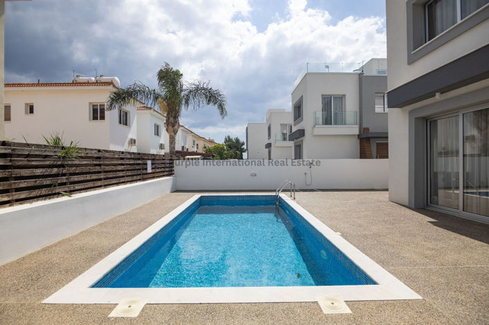 Image No.24-3 Bed Villa for sale