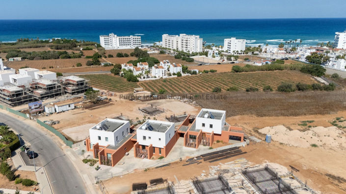 Image No.1-3 Bed Villa for sale