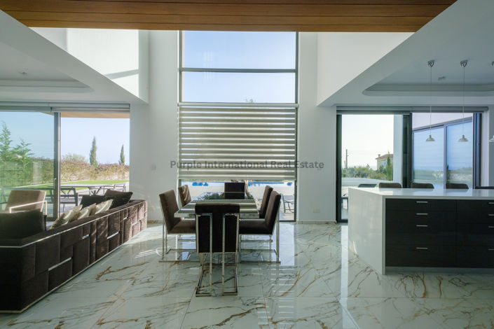 Image No.2-8 Bed Villa for sale