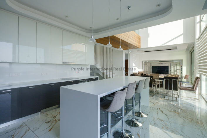 Image No.3-8 Bed Villa for sale