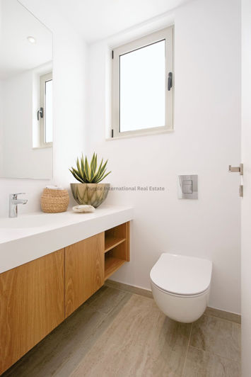 Image No.18-4 Bed Villa for sale