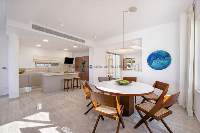 Image No.8-4 Bed Villa for sale