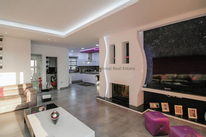 Image No.3-Villa de 4 chambres à vendre à Emba