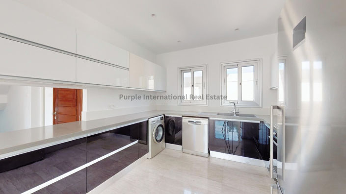 Image No.11-Villa de 5 chambres à vendre à Kissonerga