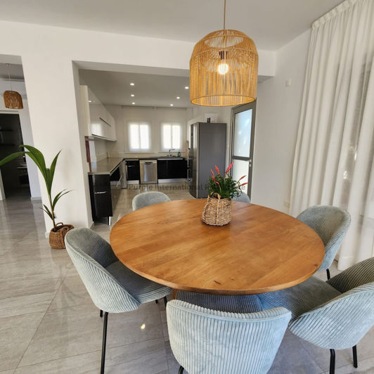 Image No.3-Villa de 5 chambres à vendre à Kissonerga