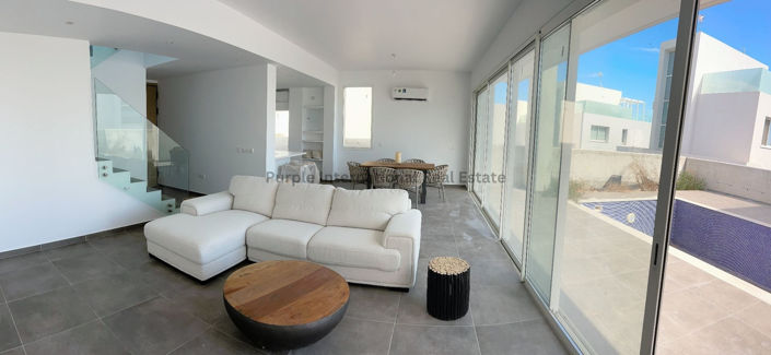 Image No.2-4 Bed Villa for sale