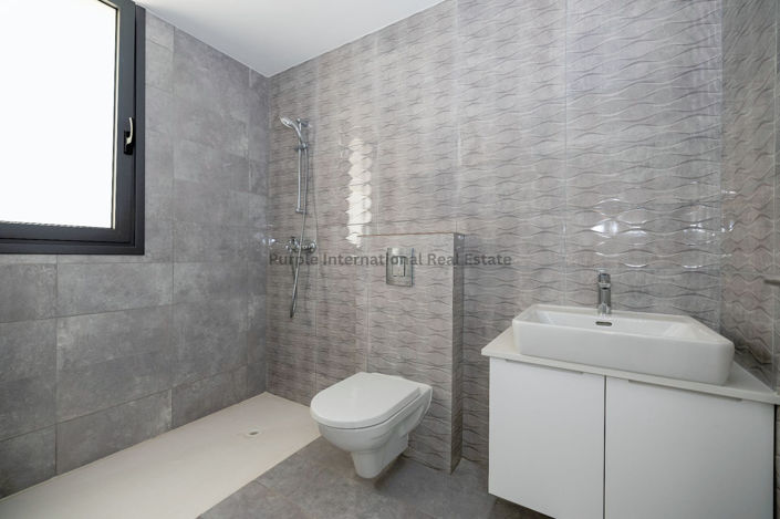 Image No.10-3 Bed Villa for sale