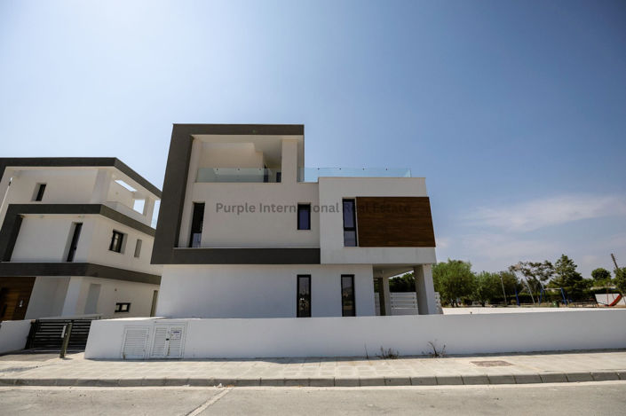 Image No.20-3 Bed Villa for sale