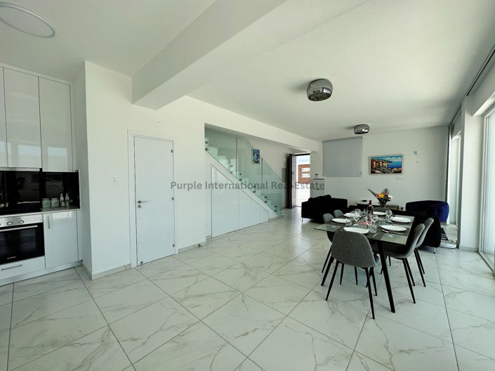 Image No.8-3 Bed Villa for sale