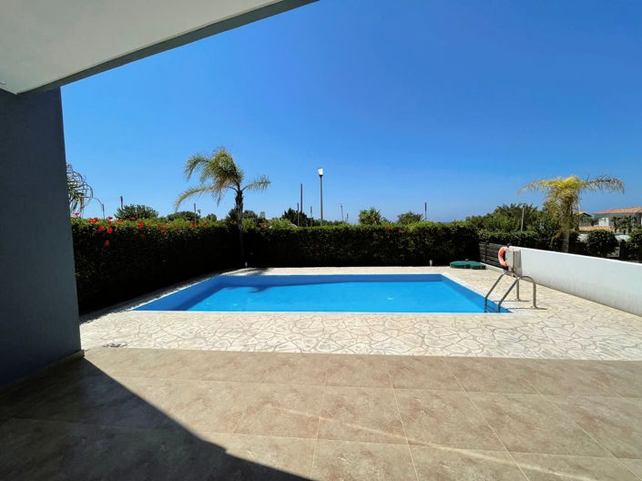 Image No.17-3 Bed Apartment for sale