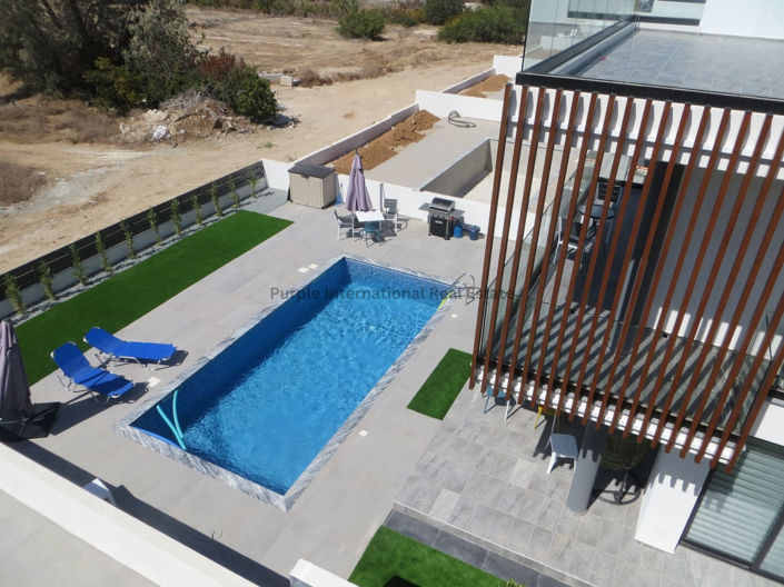 Image No.1-4 Bed Villa for sale