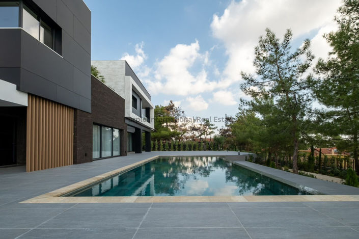 Image No.27-7 Bed Villa for sale