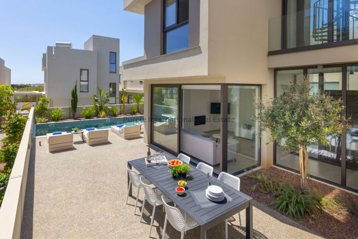 Image No.1-3 Bed Villa for sale