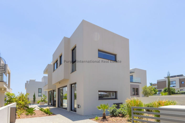 Image No.29-3 Bed Villa for sale