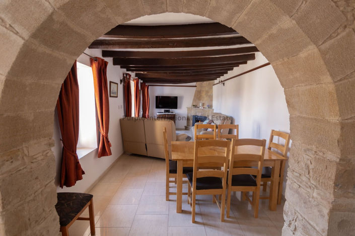 Image No.8-2 Bed House for sale