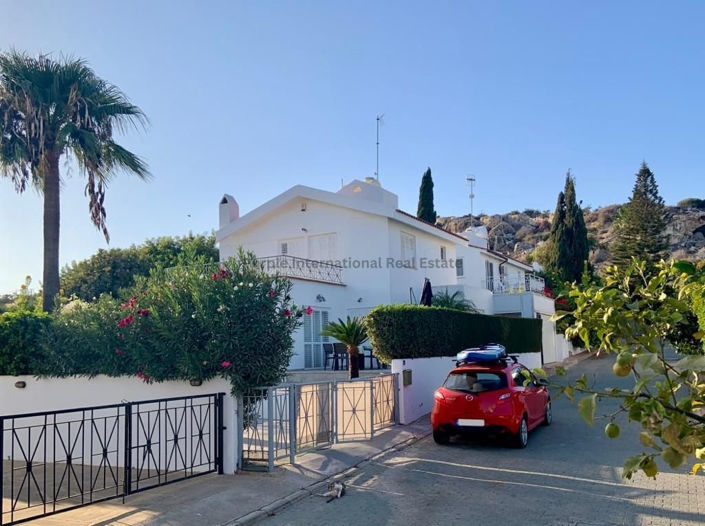 Image No.1-4 Bed Villa for sale