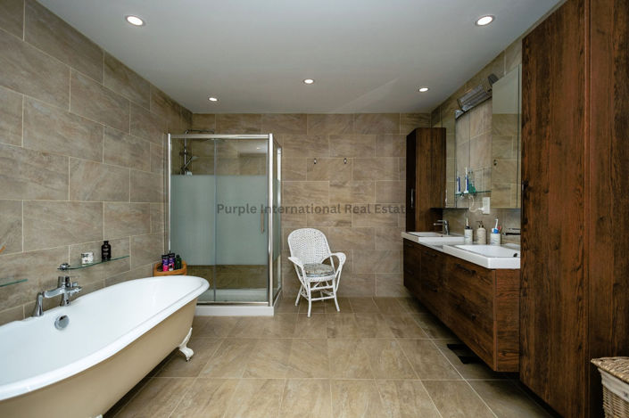 Image No.10-5 Bed House for sale