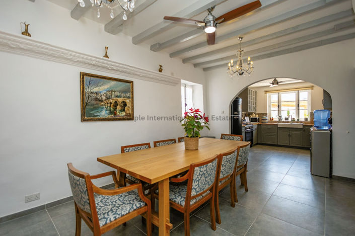 Image No.11-5 Bed House for sale