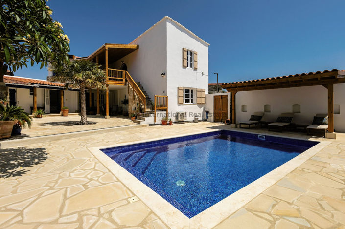 Image No.2-5 Bed House for sale