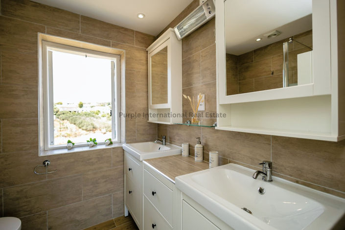 Image No.34-5 Bed House for sale