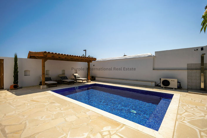 Image No.44-5 Bed House for sale