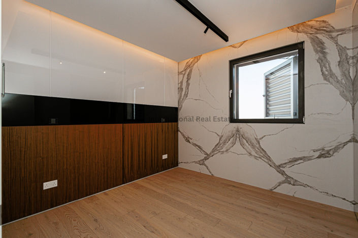 Image No.21-3 Bed Apartment for sale