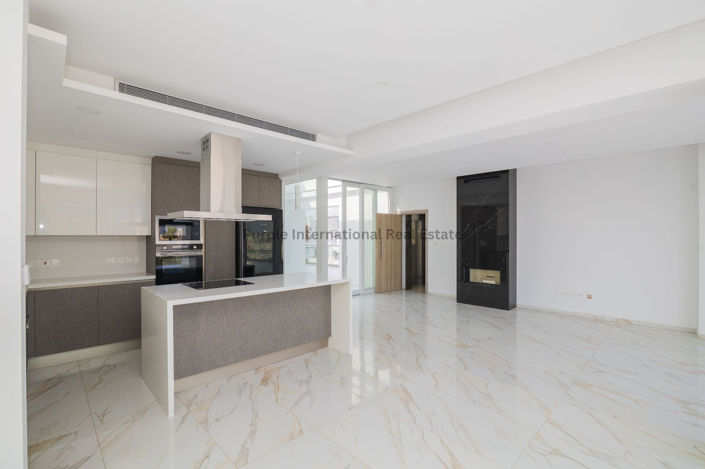 Image No.10-3 Bed Apartment for sale