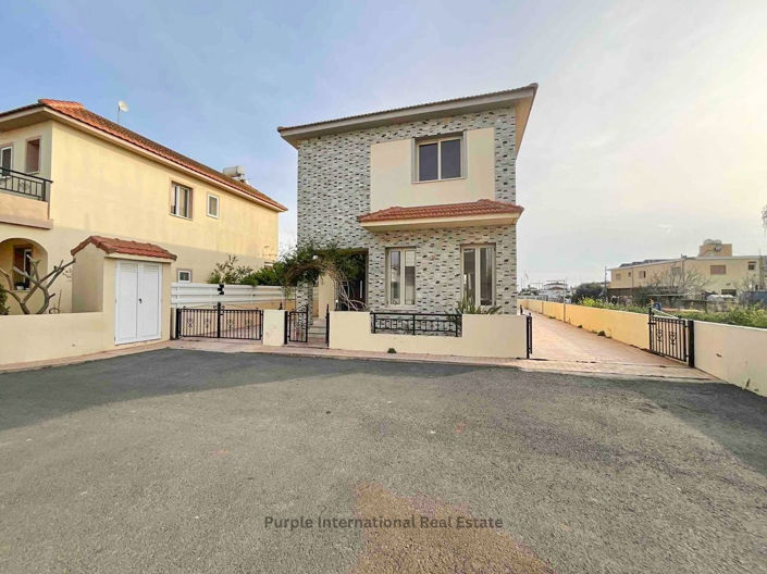 Image No.1-3 Bed Villa for sale