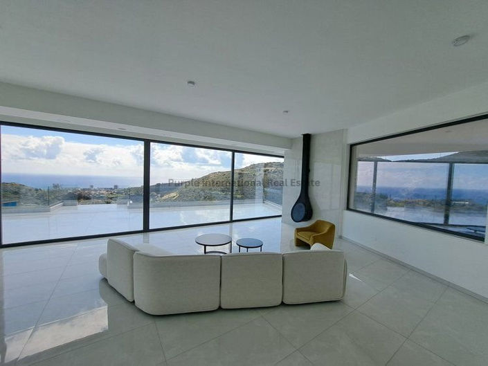 Image No.20-8 Bed Villa for sale