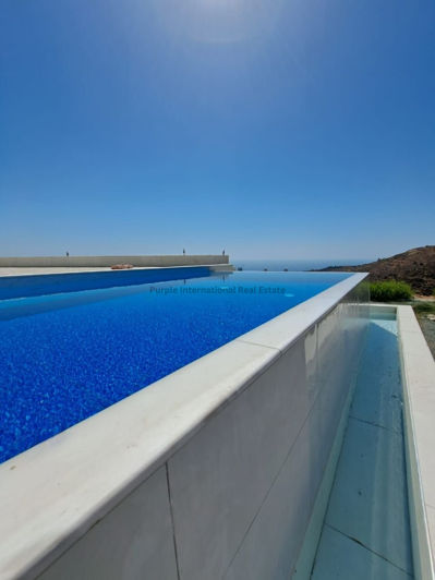 Image No.3-8 Bed Villa for sale