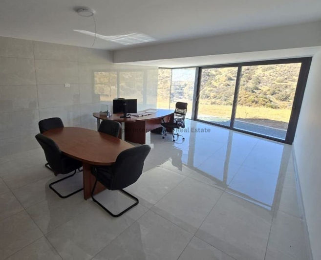 Image No.6-8 Bed Villa for sale