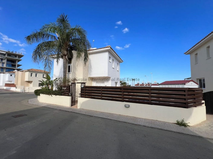 Image No.21-3 Bed Villa for sale