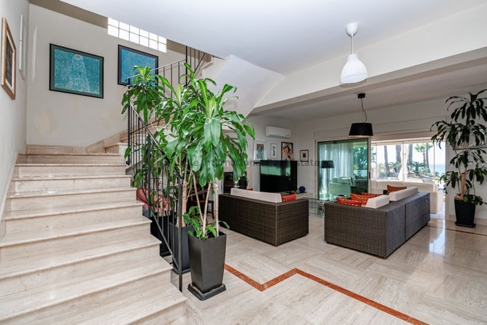 Image No.2-4 Bed Villa for sale