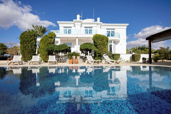 Image No.1-7 Bed Villa for sale
