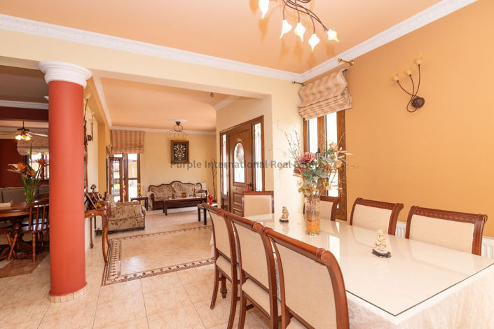 Image No.2-4 Bed Villa for sale