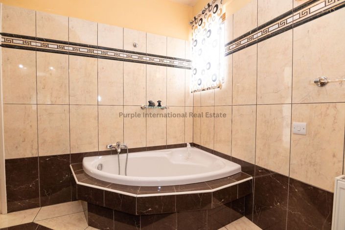 Image No.29-4 Bed Villa for sale