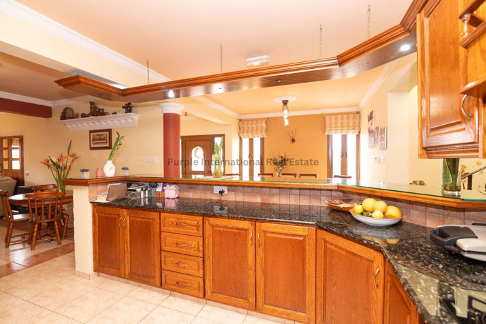 Image No.3-4 Bed Villa for sale