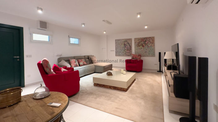 Image No.11-5 Bed Villa for sale