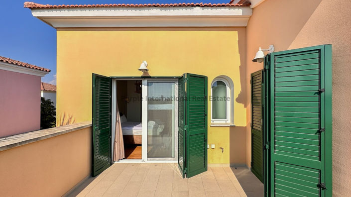 Image No.37-5 Bed Villa for sale