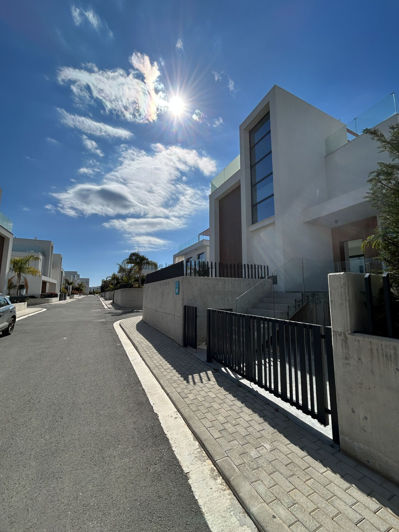 Image No.18-4 Bed Villa for sale