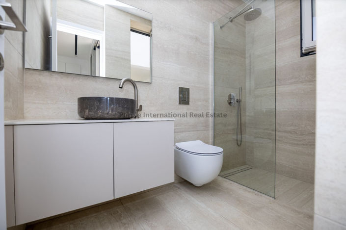 Image No.15-7 Bed Villa for sale