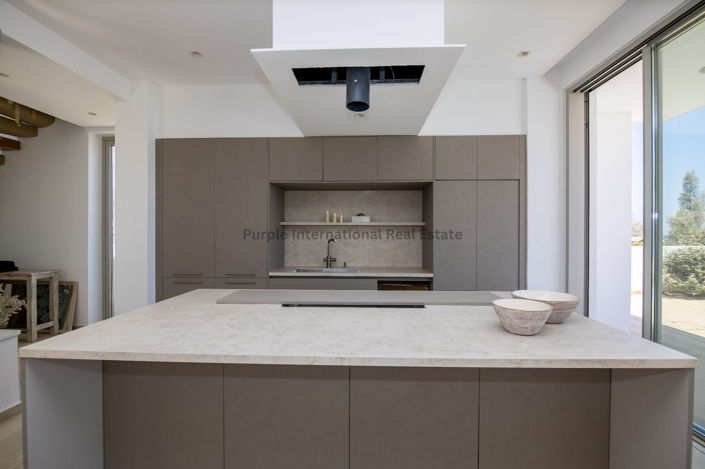 Image No.8-7 Bed Villa for sale