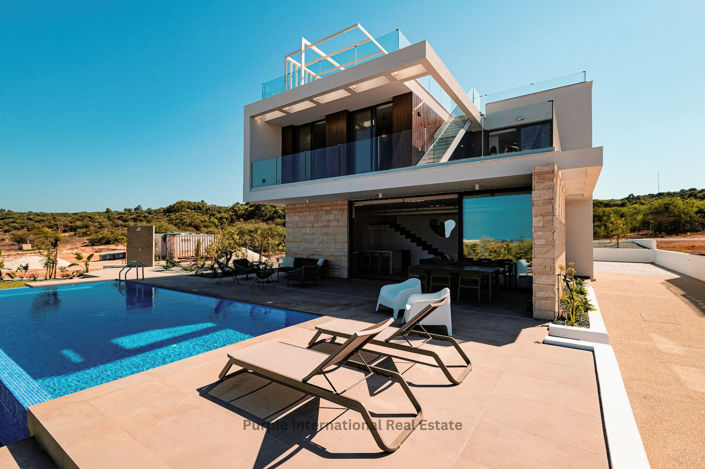 Image No.1-Villa de 4 chambres à vendre à Protaras