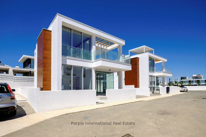 Image No.1-4 Bed Villa for sale