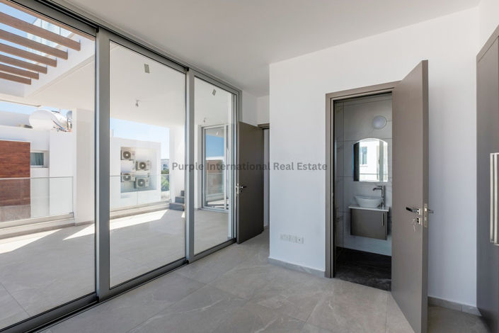 Image No.10-4 Bed Villa for sale