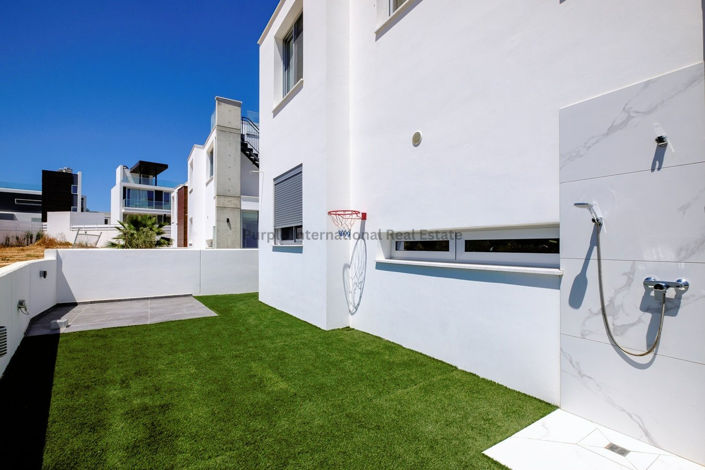 Image No.27-4 Bed Villa for sale