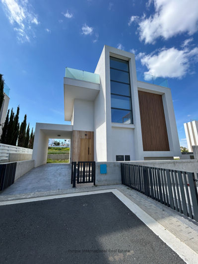 Image No.1-3 Bed Villa for sale